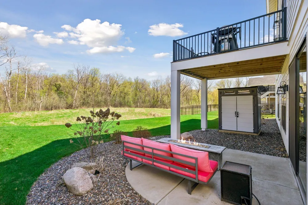 11724 Azure Ln, Inver Grove Heights, MN 55077