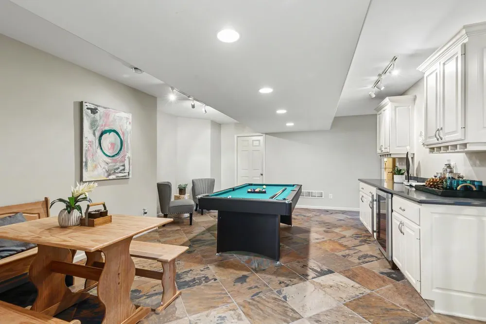 6459 Pinnacle Dr, Eden Prairie, MN 55346