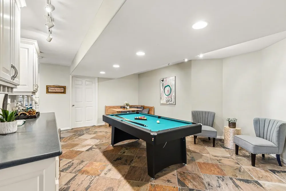 6459 Pinnacle Dr, Eden Prairie, MN 55346