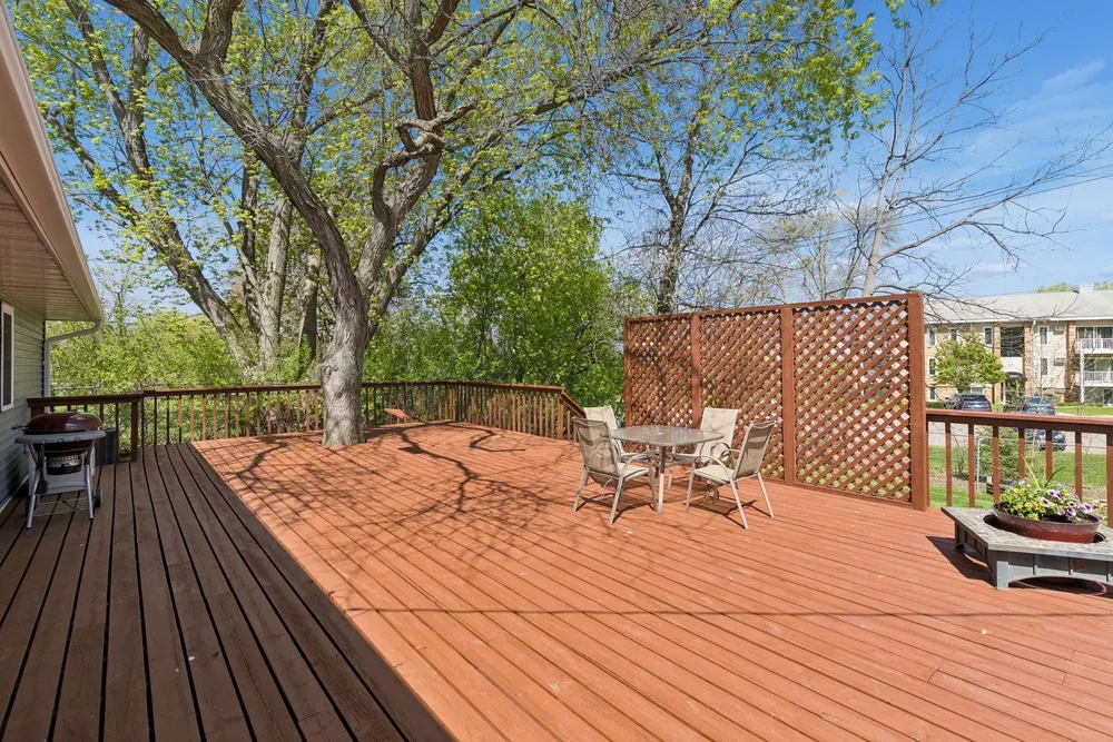 2049 Bluestone Ln, Eagan, MN 55122