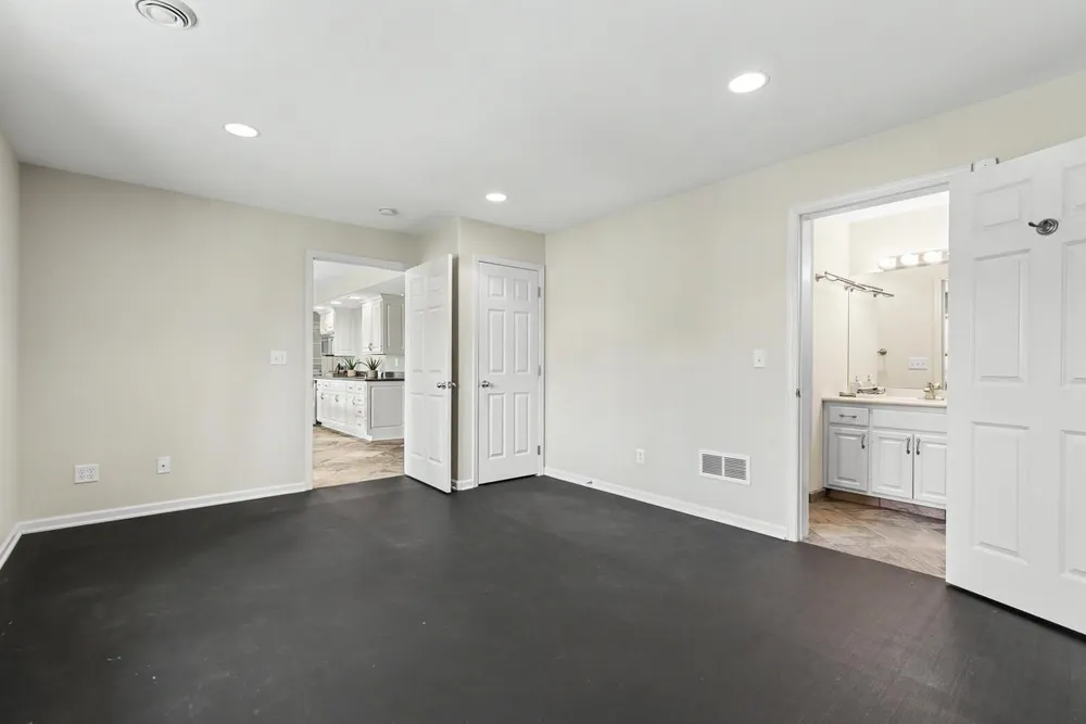 6459 Pinnacle Dr, Eden Prairie, MN 55346