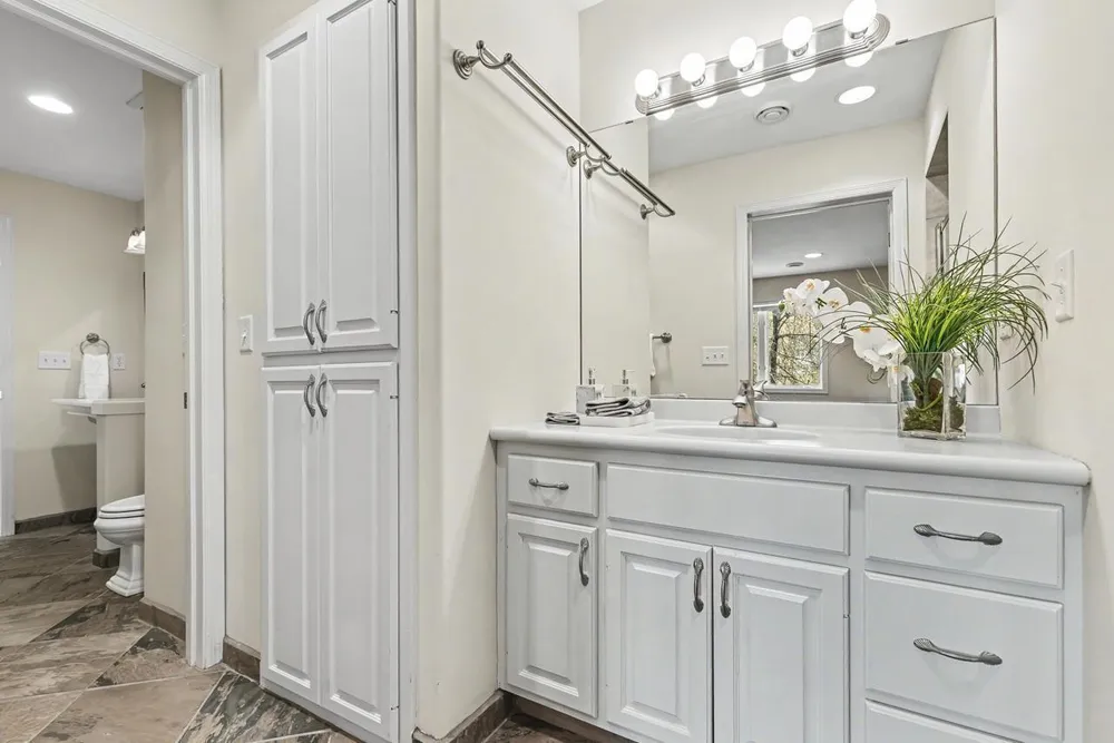 6459 Pinnacle Dr, Eden Prairie, MN 55346