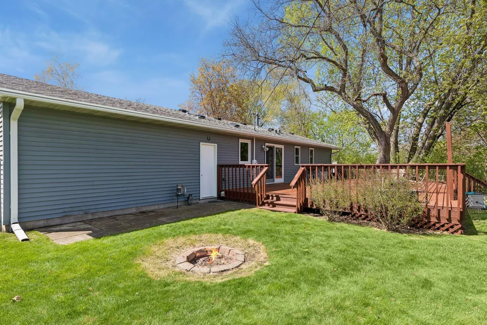 2049 Bluestone Ln, Eagan, MN 55122