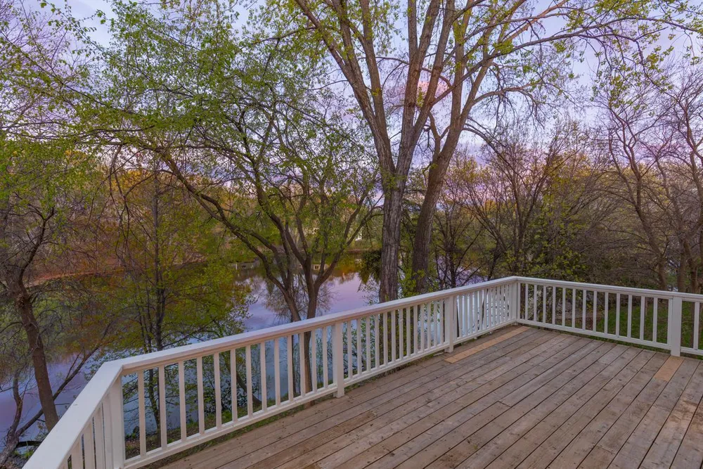 6459 Pinnacle Dr, Eden Prairie, MN 55346