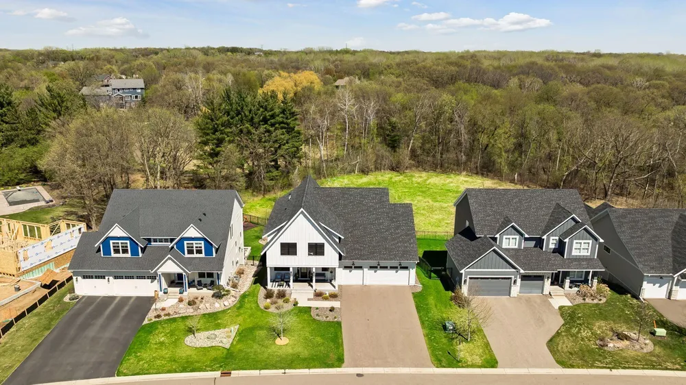 11724 Azure Ln, Inver Grove Heights, MN 55077