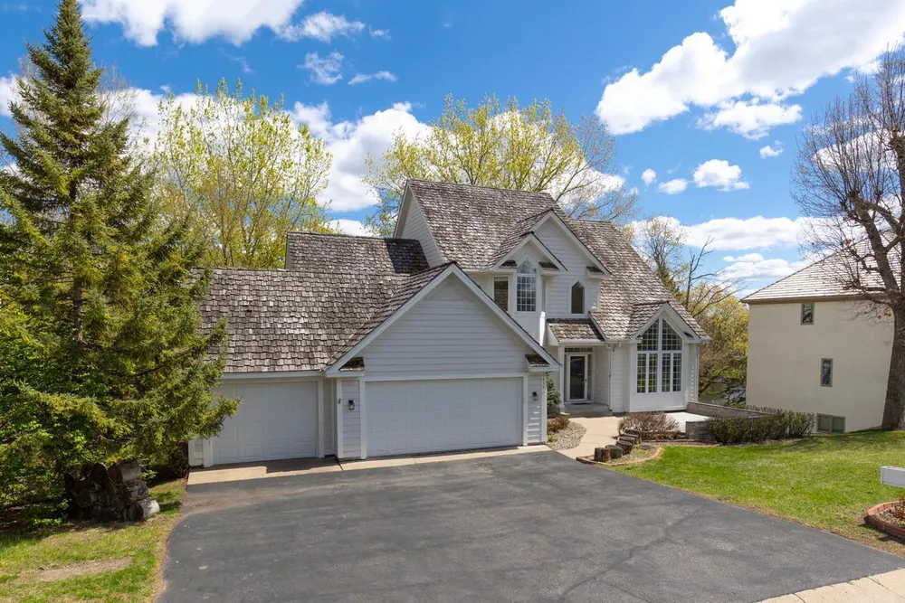 6459 Pinnacle Dr, Eden Prairie, MN 55346