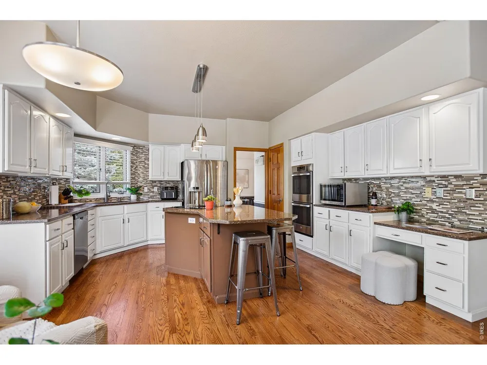 2284 INDIAN PEAKS CIR, Longmont, CO 80504