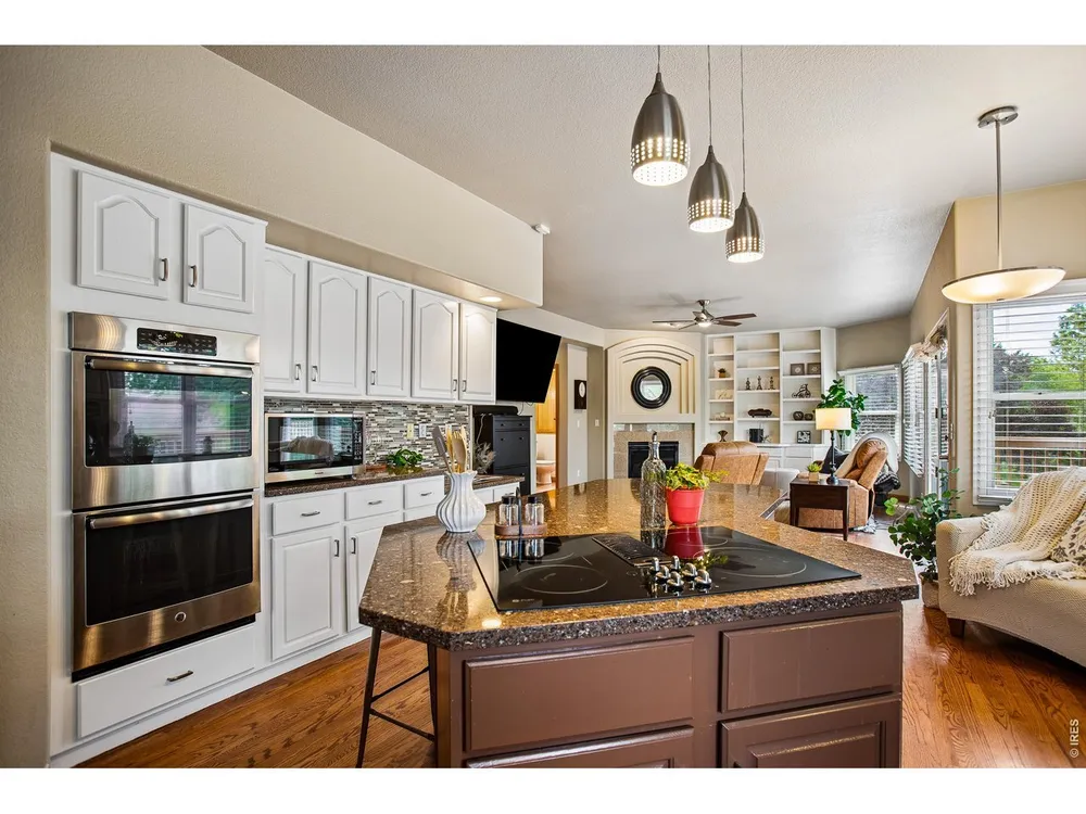 2284 INDIAN PEAKS CIR, Longmont, CO 80504