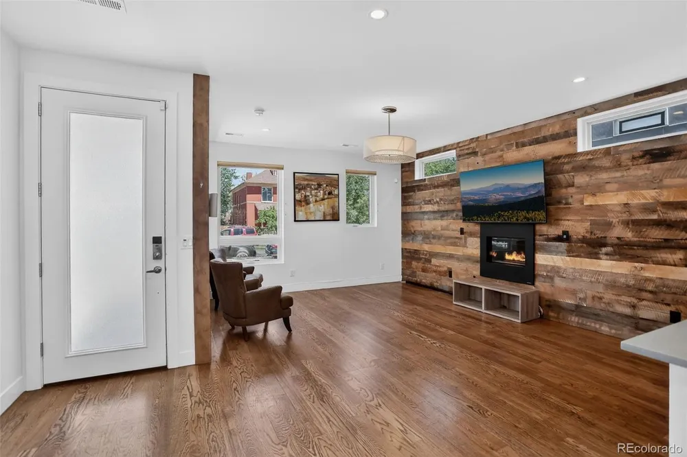 1930 W 35th Ave, Denver, CO 80211