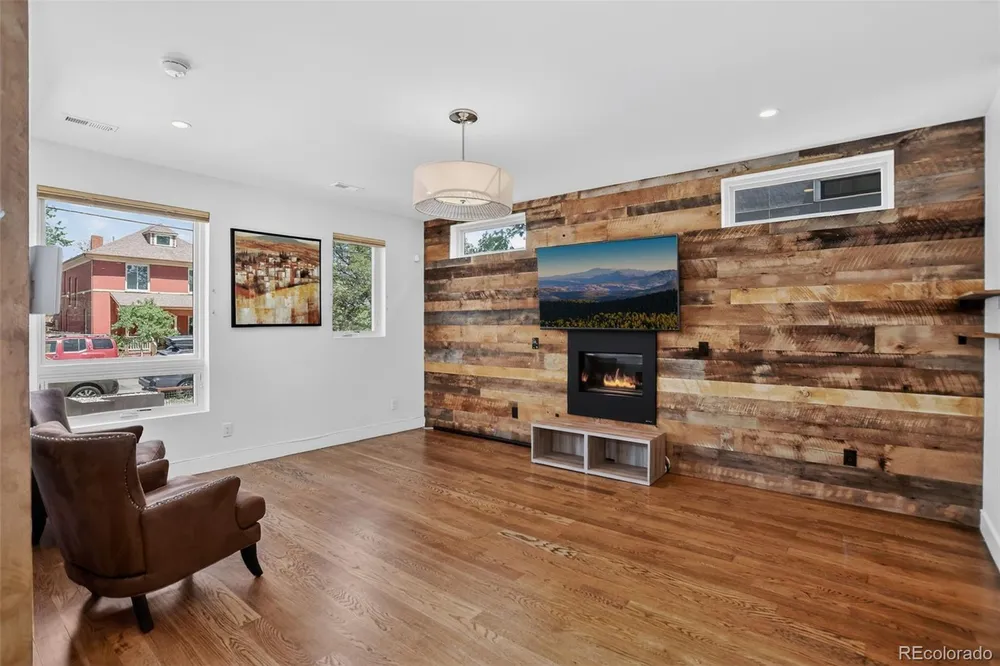 1930 W 35th Ave, Denver, CO 80211
