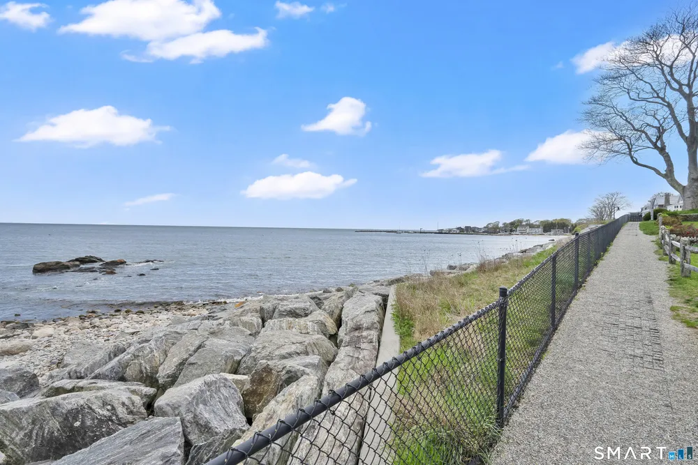 5 Central Ave, East Lyme, CT 06357