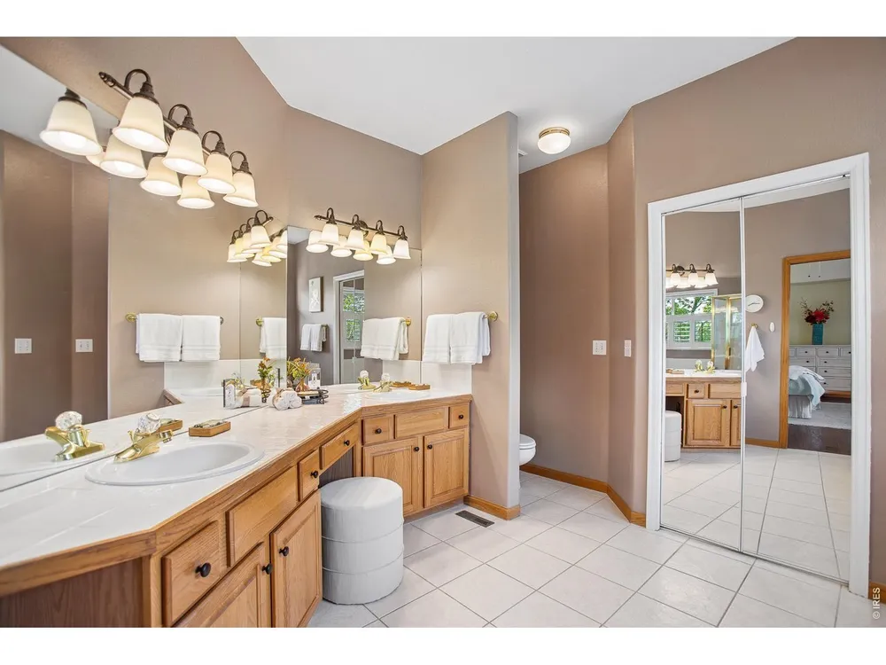 2284 INDIAN PEAKS CIR, Longmont, CO 80504