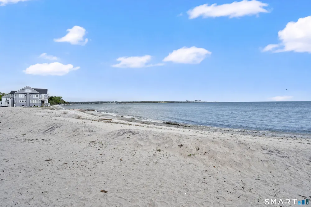 5 Central Ave, East Lyme, CT 06357
