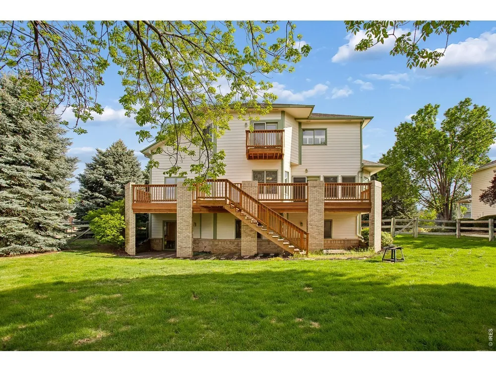 2284 INDIAN PEAKS CIR, Longmont, CO 80504