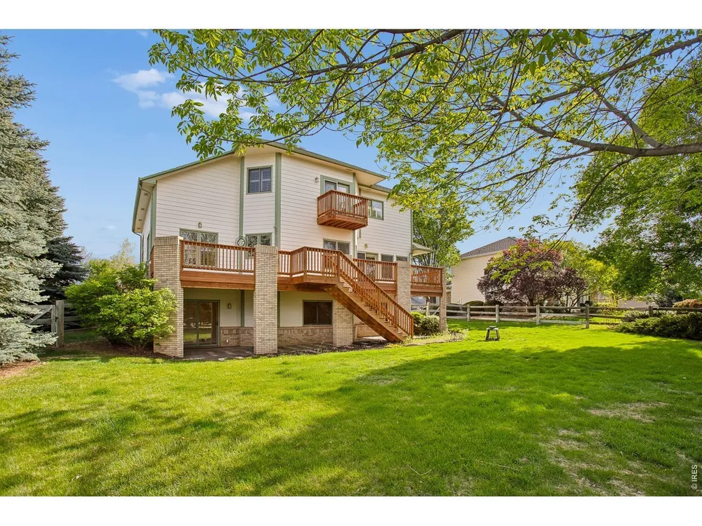 2284 INDIAN PEAKS CIR, Longmont, CO 80504