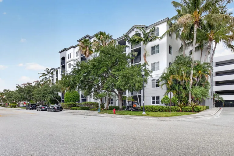 1690 Renaissance Commons Blvd, Boynton Beach, FL 33426