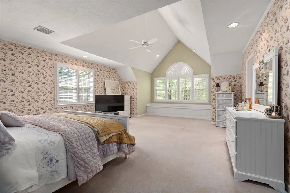 11 Pettees Pond Ln, Westwood, MA 02090