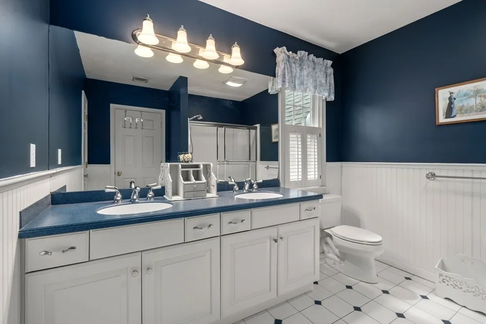 11 Pettees Pond Ln, Westwood, MA 02090
