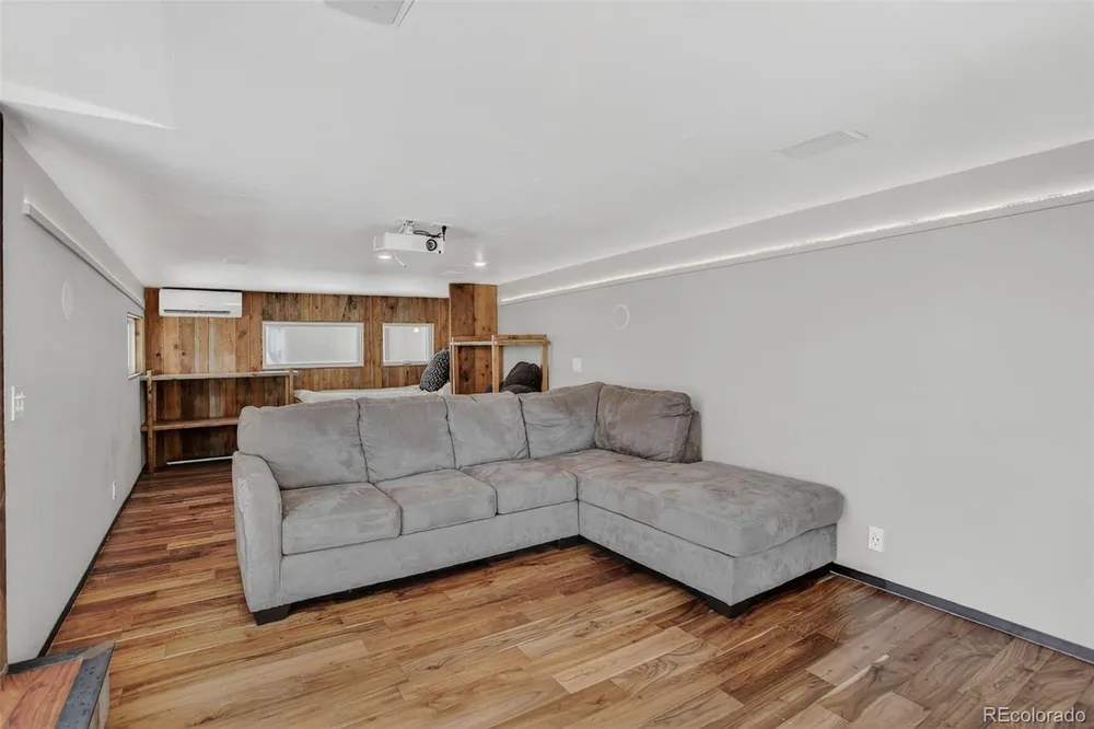 1930 W 35th Ave, Denver, CO 80211