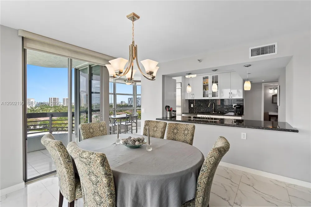 3500 Mystic Pointe Dr, Aventura, FL 33180