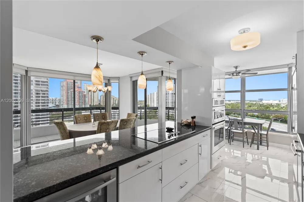 3500 Mystic Pointe Dr, Aventura, FL 33180