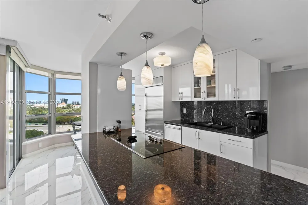 3500 Mystic Pointe Dr, Aventura, FL 33180