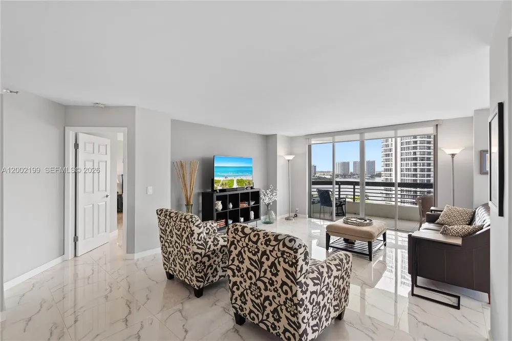 3500 Mystic Pointe Dr, Aventura, FL 33180