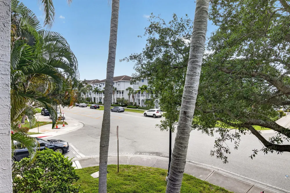 1690 Renaissance Commons Blvd, Boynton Beach, FL 33426