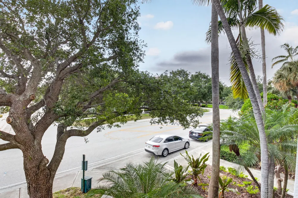 1690 Renaissance Commons Blvd, Boynton Beach, FL 33426