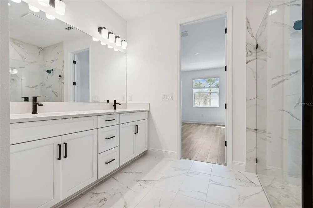 8007 Seaflower Pkwy, Bradenton, FL 34210