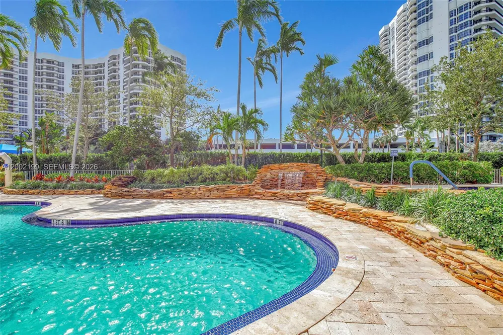 3500 Mystic Pointe Dr, Aventura, FL 33180