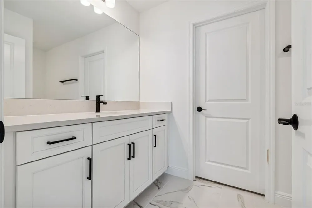 8007 Seaflower Pkwy, Bradenton, FL 34210