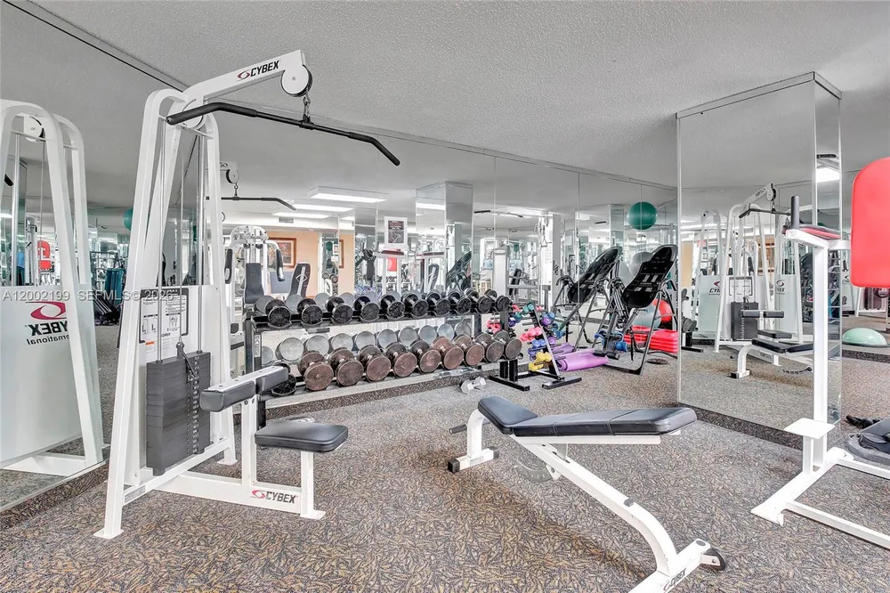 3500 Mystic Pointe Dr, Aventura, FL 33180