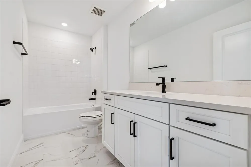 8007 Seaflower Pkwy, Bradenton, FL 34210