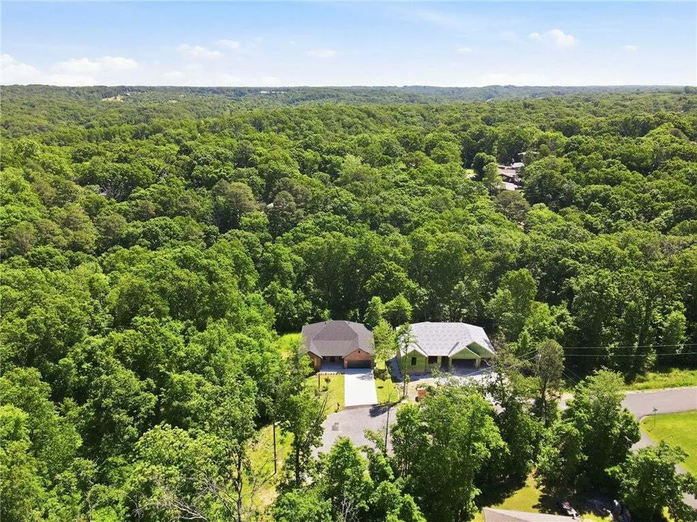 16 Burwell Dr, Bella Vista, AR 72714