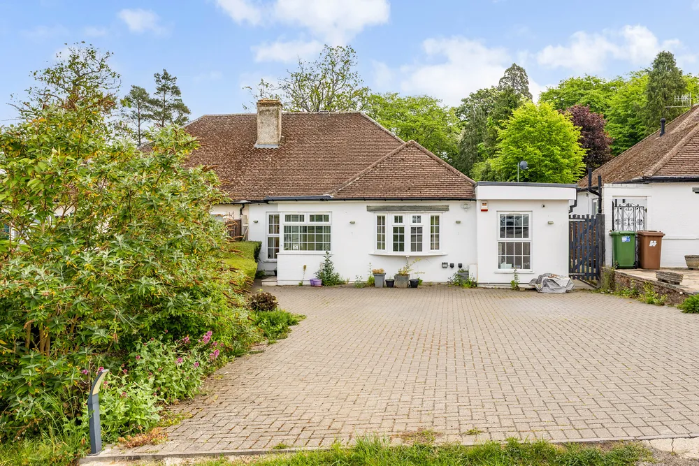 Caldecote Gardens, Bushey, WD23