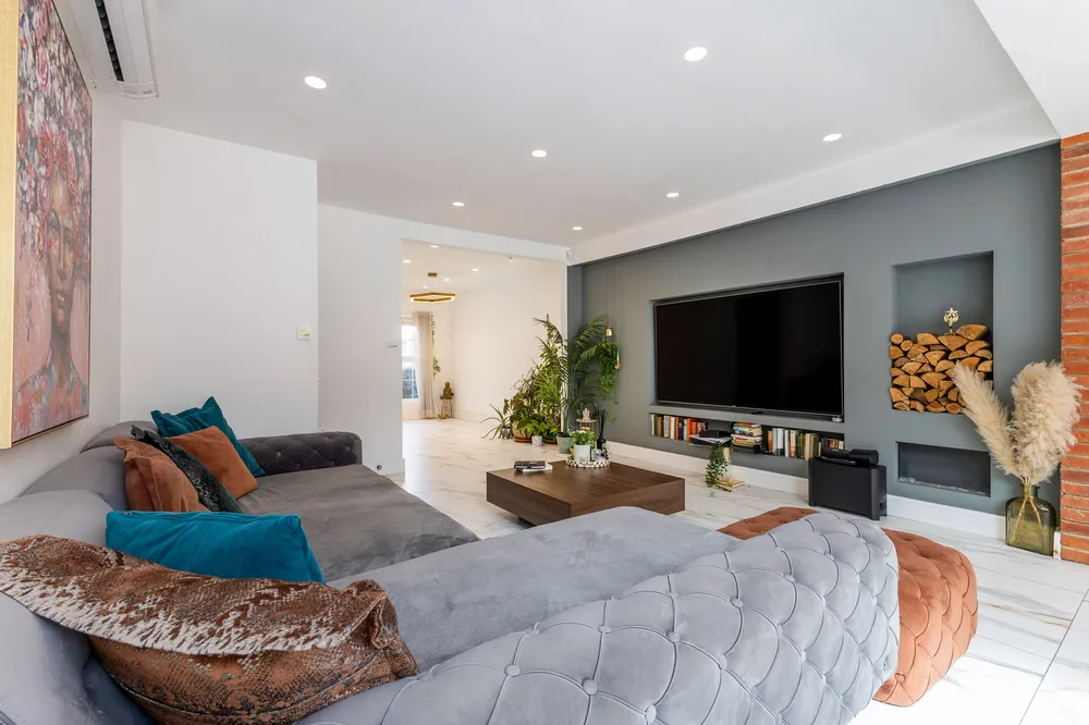 Caldecote Gardens, Bushey, WD23