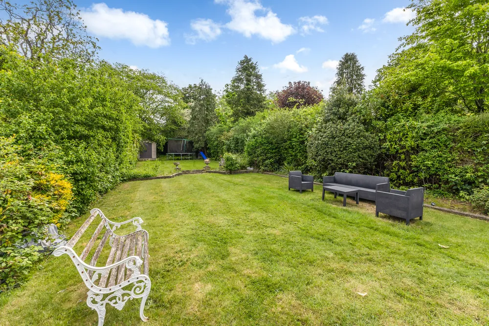 Caldecote Gardens, Bushey, WD23