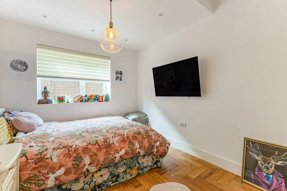 Caldecote Gardens, Bushey, WD23