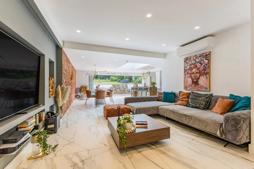Caldecote Gardens, Bushey, WD23