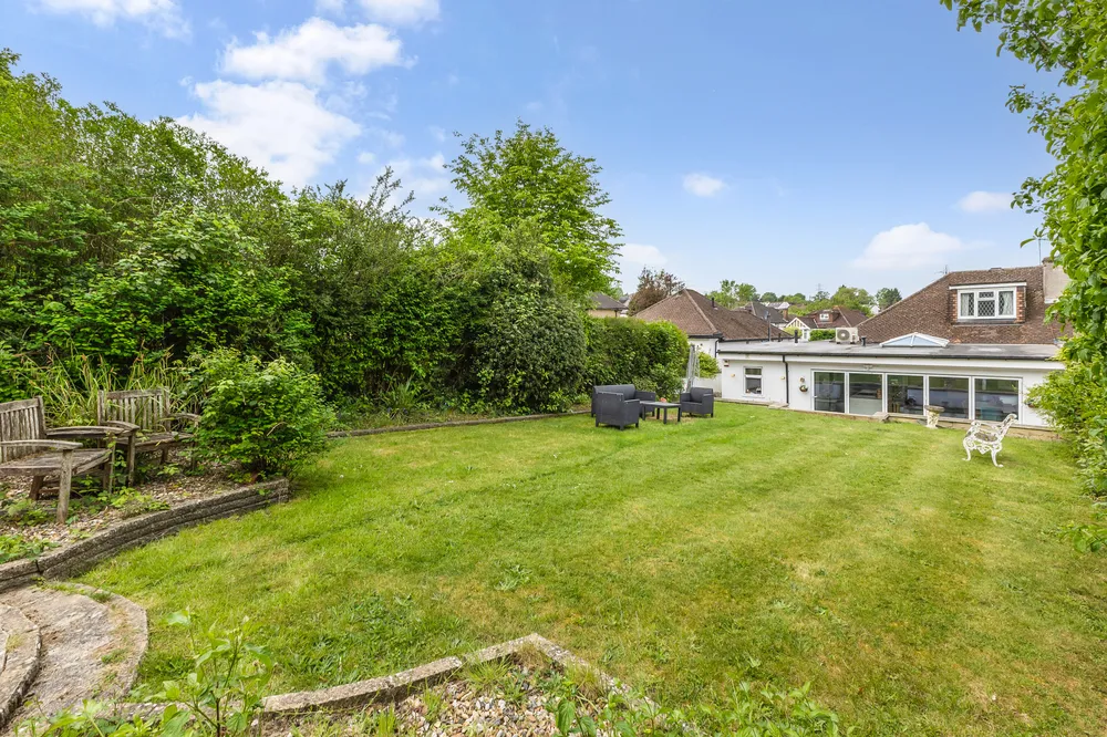 Caldecote Gardens, Bushey, WD23