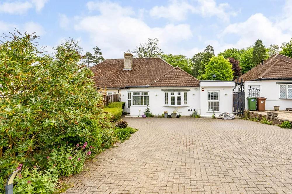Caldecote Gardens, Bushey, WD23
