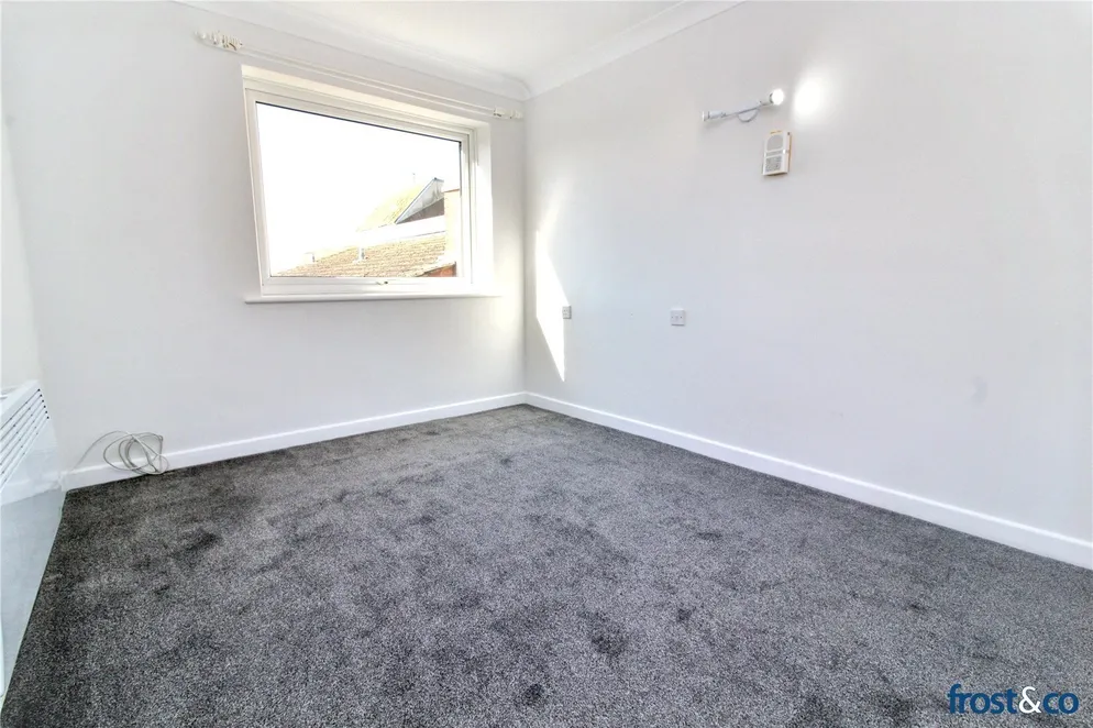 Property carousel item 4