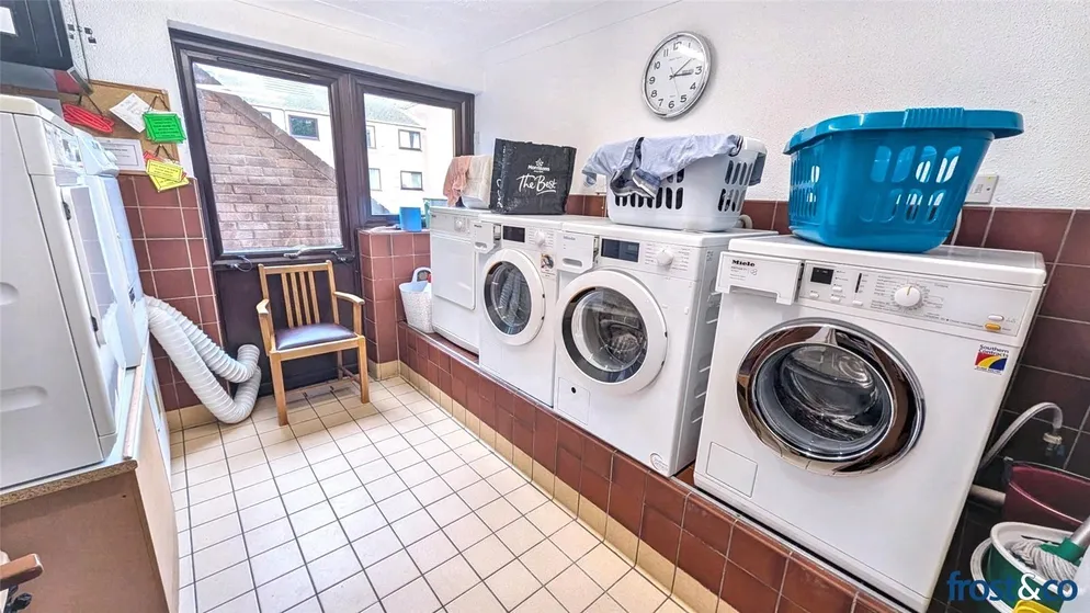 Property carousel item 10