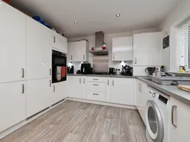 Finchley Close, Hull thumb 3