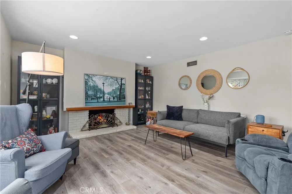 2774 W Westhaven Dr, Anaheim, CA 92804