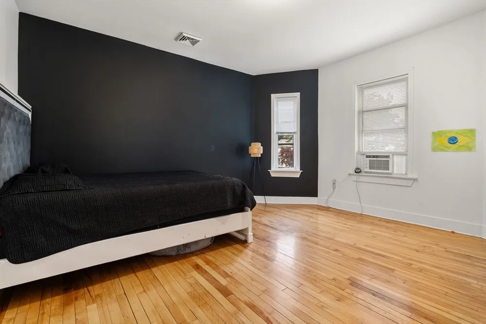 252 Shaw St, Lowell, MA 01851