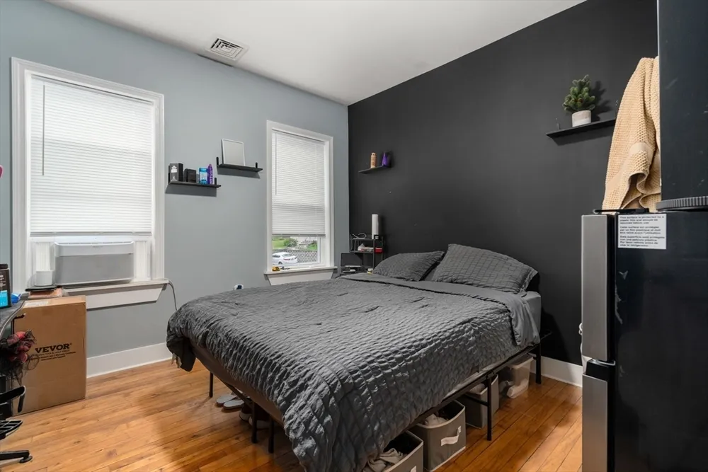252 Shaw St, Lowell, MA 01851