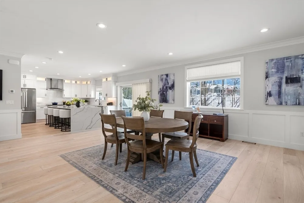 2 Lincoln Ct, Medfield, MA 02052