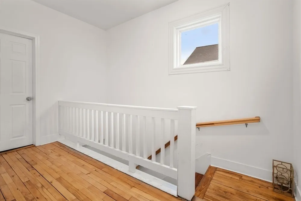 252 Shaw St, Lowell, MA 01851